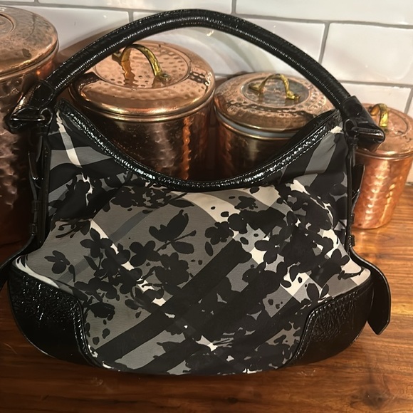 Burberry nylon patent Beat check floral Florence tote. With COA. Like new - Picture 3 of 12